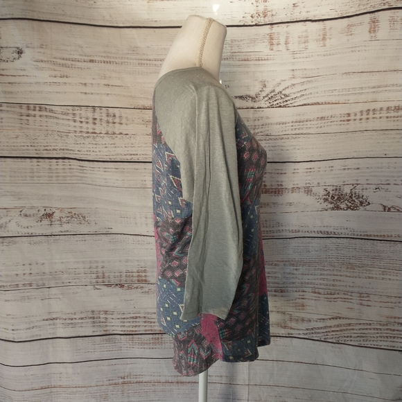 LuLaRoe top size M - Picture 3 of 9